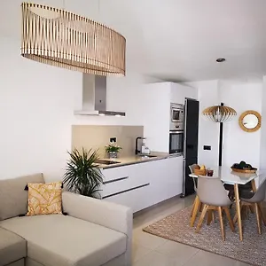 apartamentos-mares-de-lava-playa-blanca.in-canary-islands.com/
